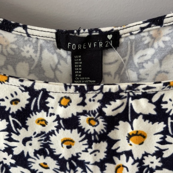 3 for $20 || Cute daisy pattern on navy minidress 95% cotton M - Picture 2 of 6